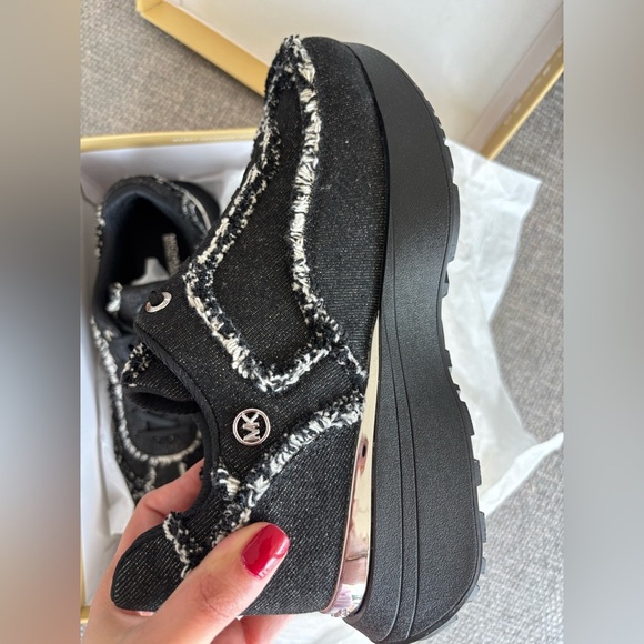 Michael Kors Ari Trainer Denim Sneakers – Size 8.5M - Picture 13 of 16